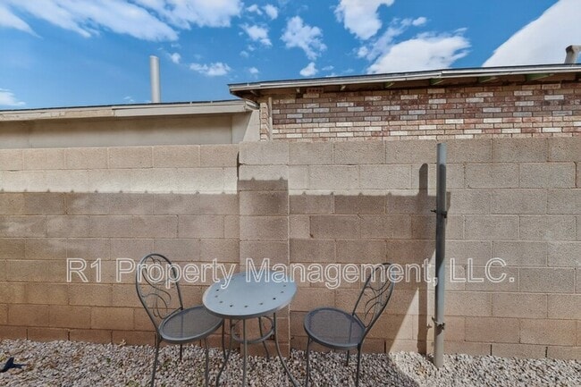 Building Photo - 515 Marble Ave