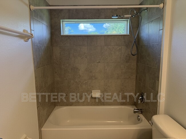 Building Photo - 16 Kalendar Ct