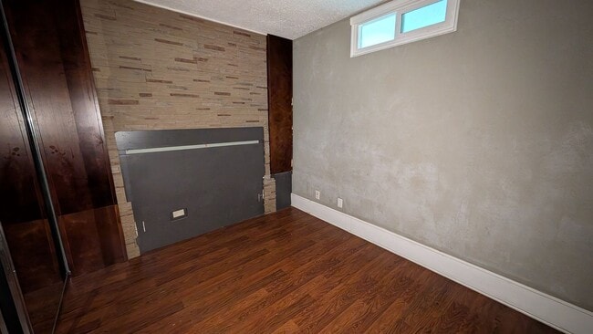 Building Photo - 1 Bed 1 Bath with Den at Waikiki Imperial Apt.