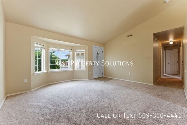 Building Photo - 1613 Pirate Ln