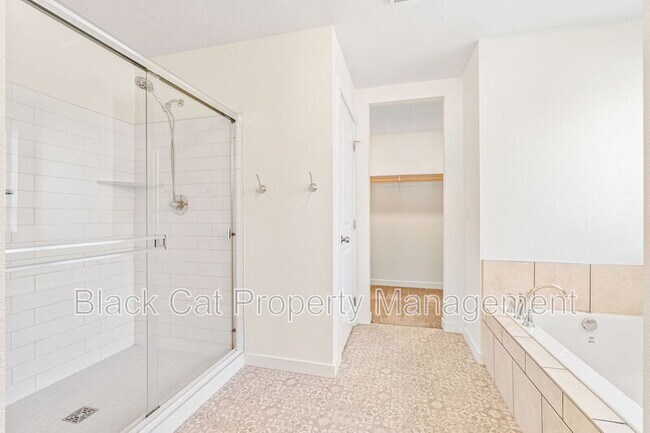 Building Photo - 10604 W New Berlin Dr