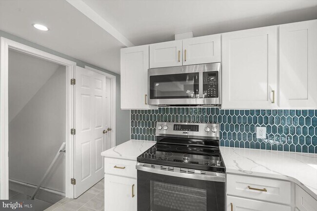 Building Photo - 2917 E Lee Ave