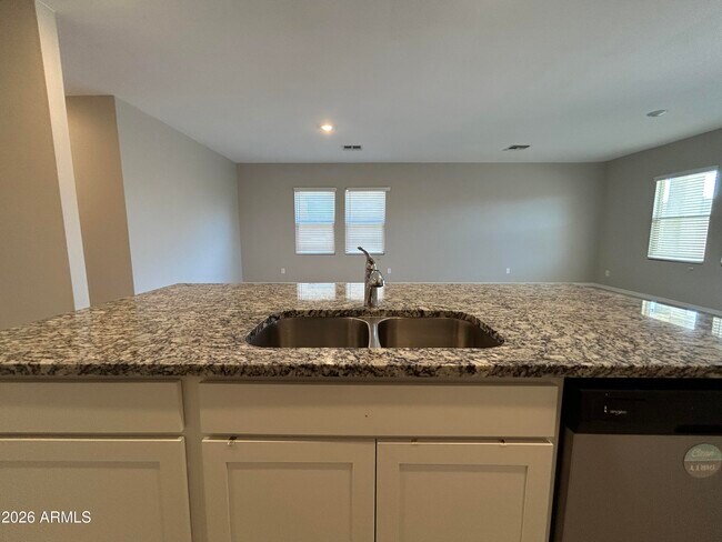 Building Photo - 6551 W Magdalena Ln
