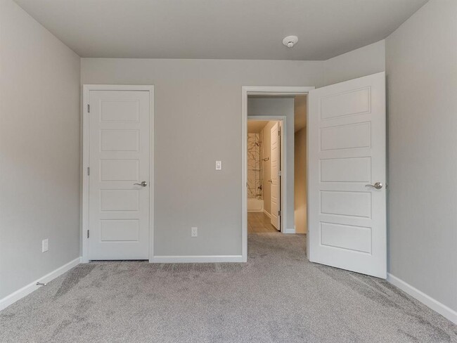 Building Photo - 8216 Crew Ln