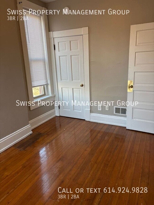 Building Photo - 804 1/2 E Main St-