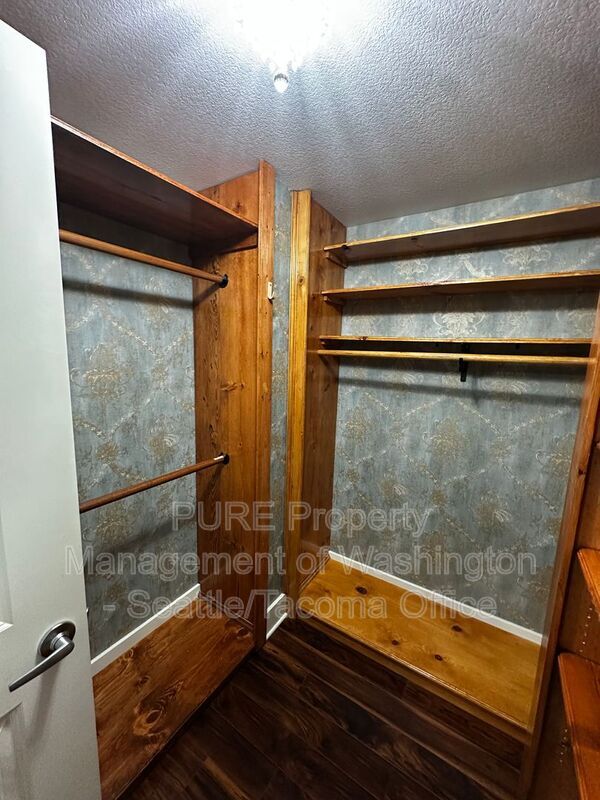 Building Photo - 3008 N Narrows Dr