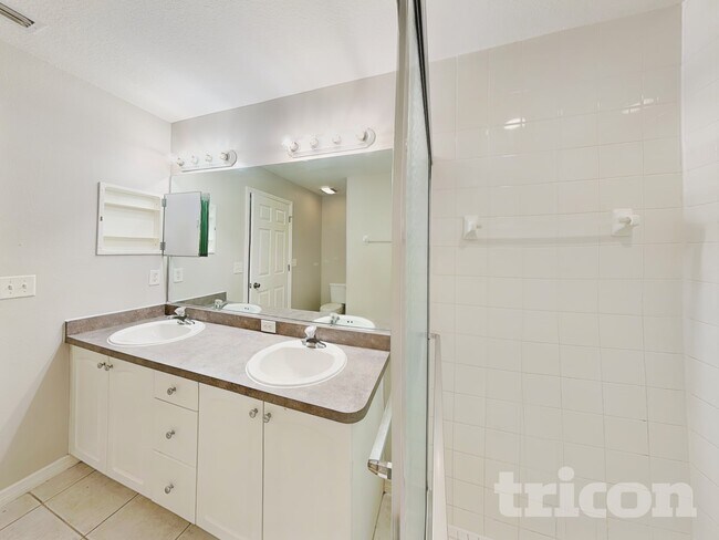 Building Photo - 2707 95th St E