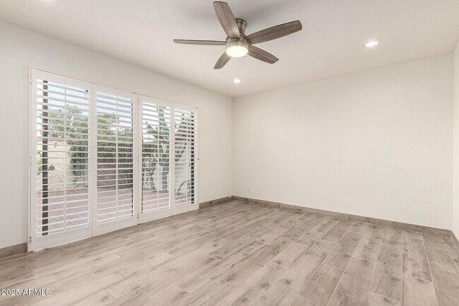 Building Photo - 5531 N 71st Pl