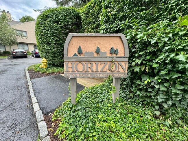 Primary Photo - 1 Horizon Dr