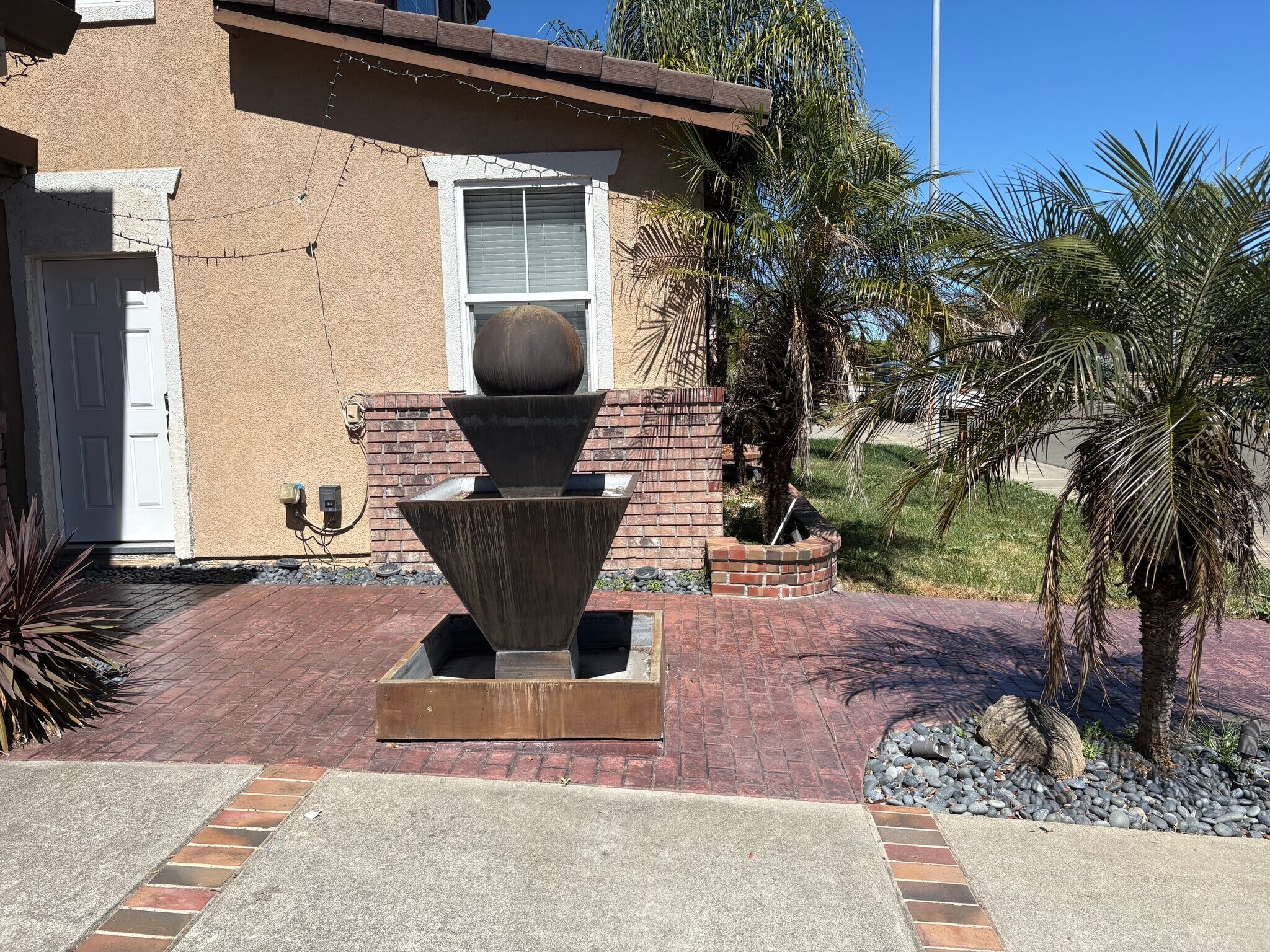 Building Photo - 35 Peacock Cir