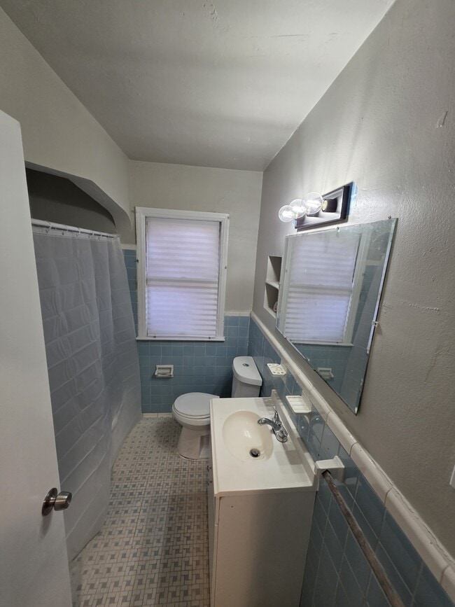 Building Photo - 20101 Biltmore St