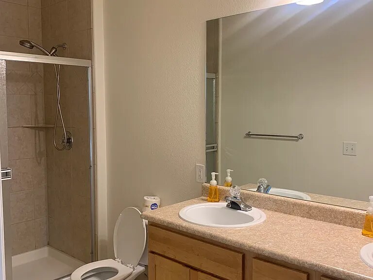 Building Photo - 2803 Kansas Dr