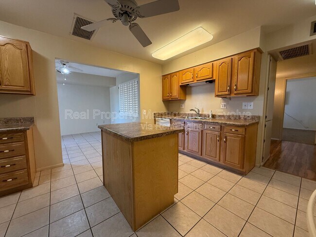 Building Photo - 17026 N 96th Ave