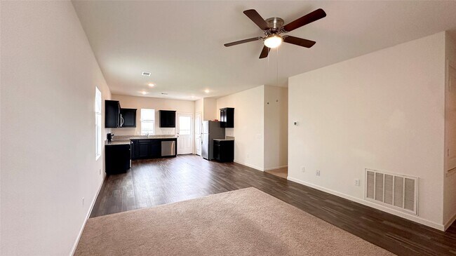 Building Photo - 2013 Spindletree Ln
