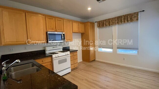 Building Photo - 435 Centre Ct Dr