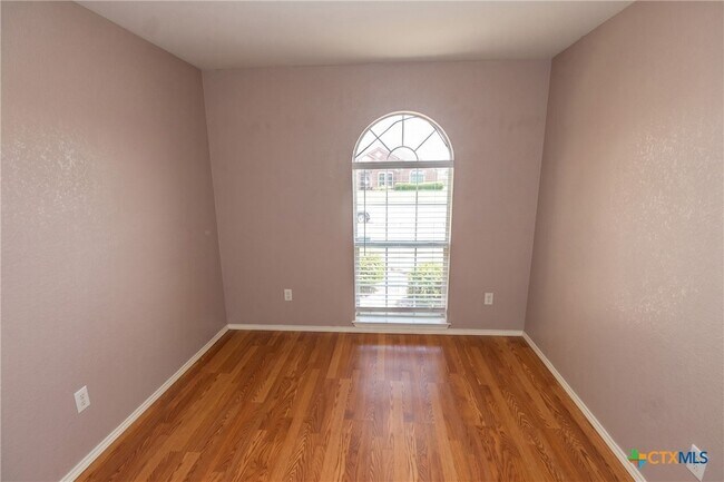 Building Photo - 5707 Montrose Dr