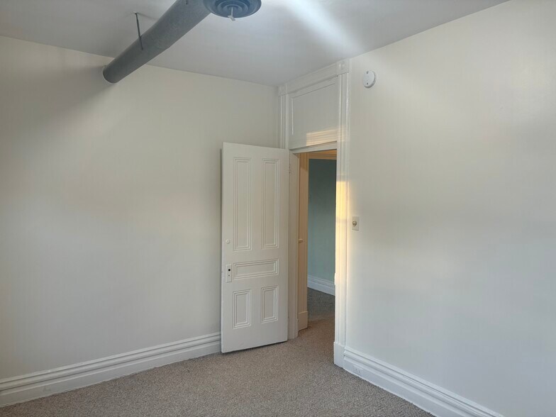 Bedroom - 525 Shady Ave