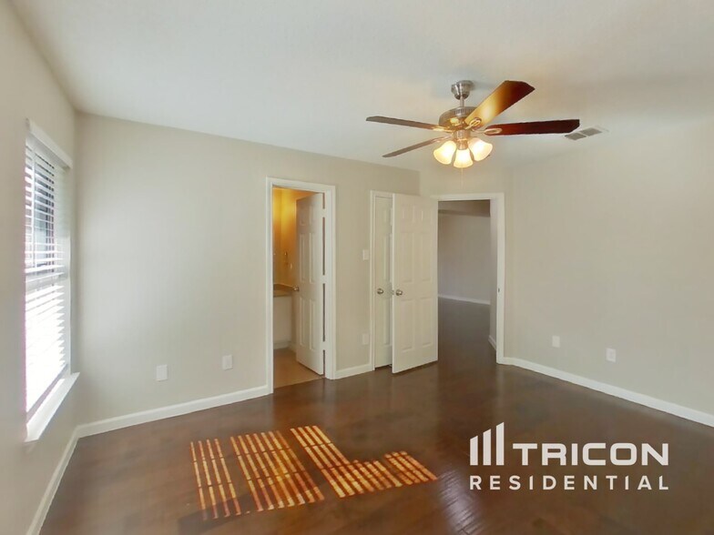 Building Photo - 716 King St