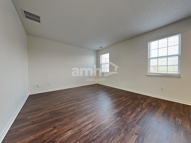 Building Photo - 19344 Fox Chase Dr