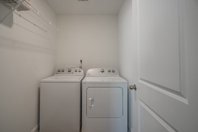 Building Photo - 63 Buckingham Dr