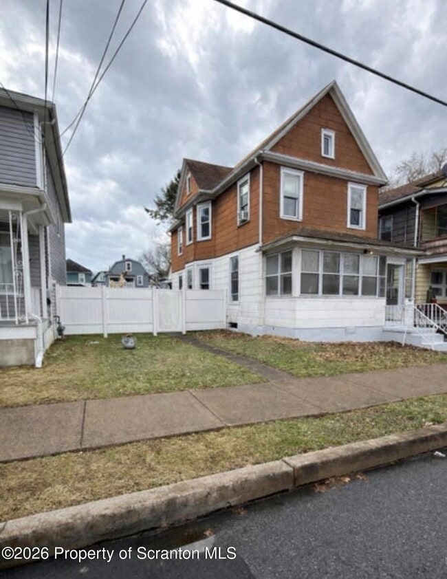 Building Photo - 342 Horton St