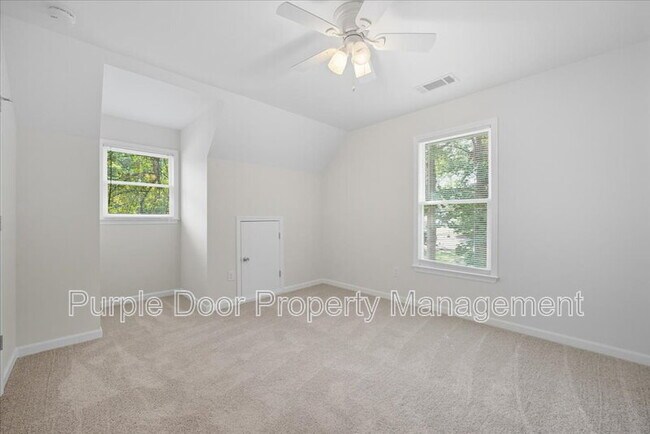 Building Photo - 4201 Autumn Lake Dr