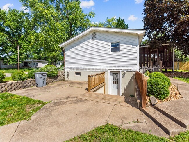 Building Photo - 16 Saali Dr