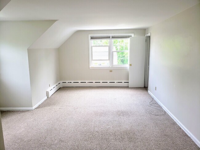 Building Photo - 312 Anita Ln