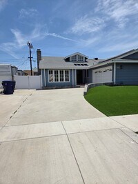Building Photo - 4 Bedroom 2 baths remodeled home