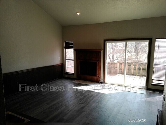 Building Photo - 1406 Mary Lee Ln