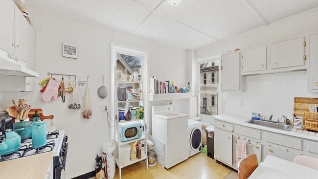 Building Photo - 64 Winslow Ave