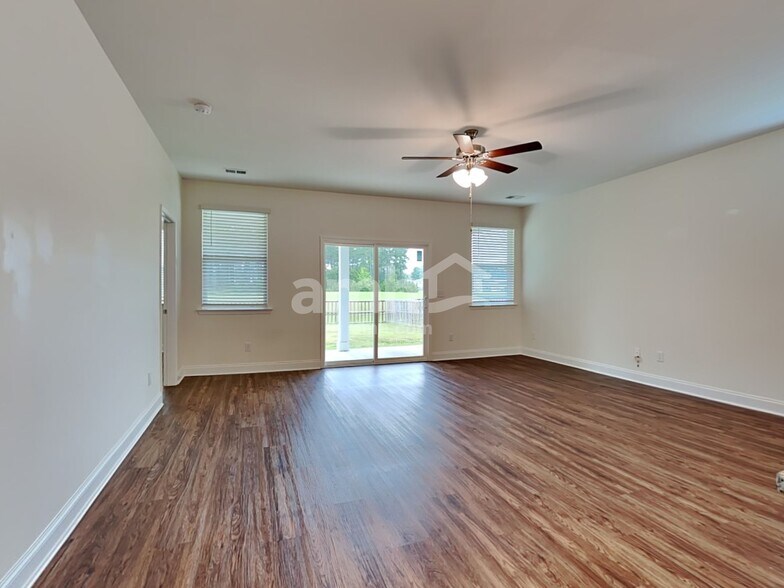 Building Photo - 322 Azore Way