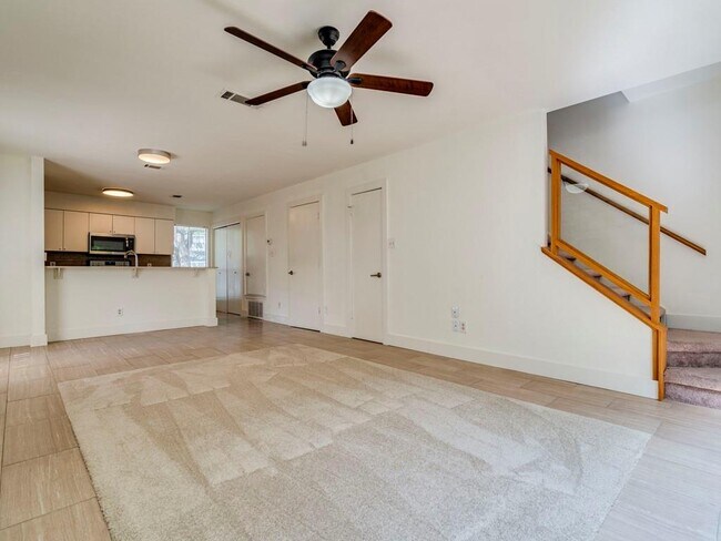 Building Photo - 6901 Old Quarry Ln