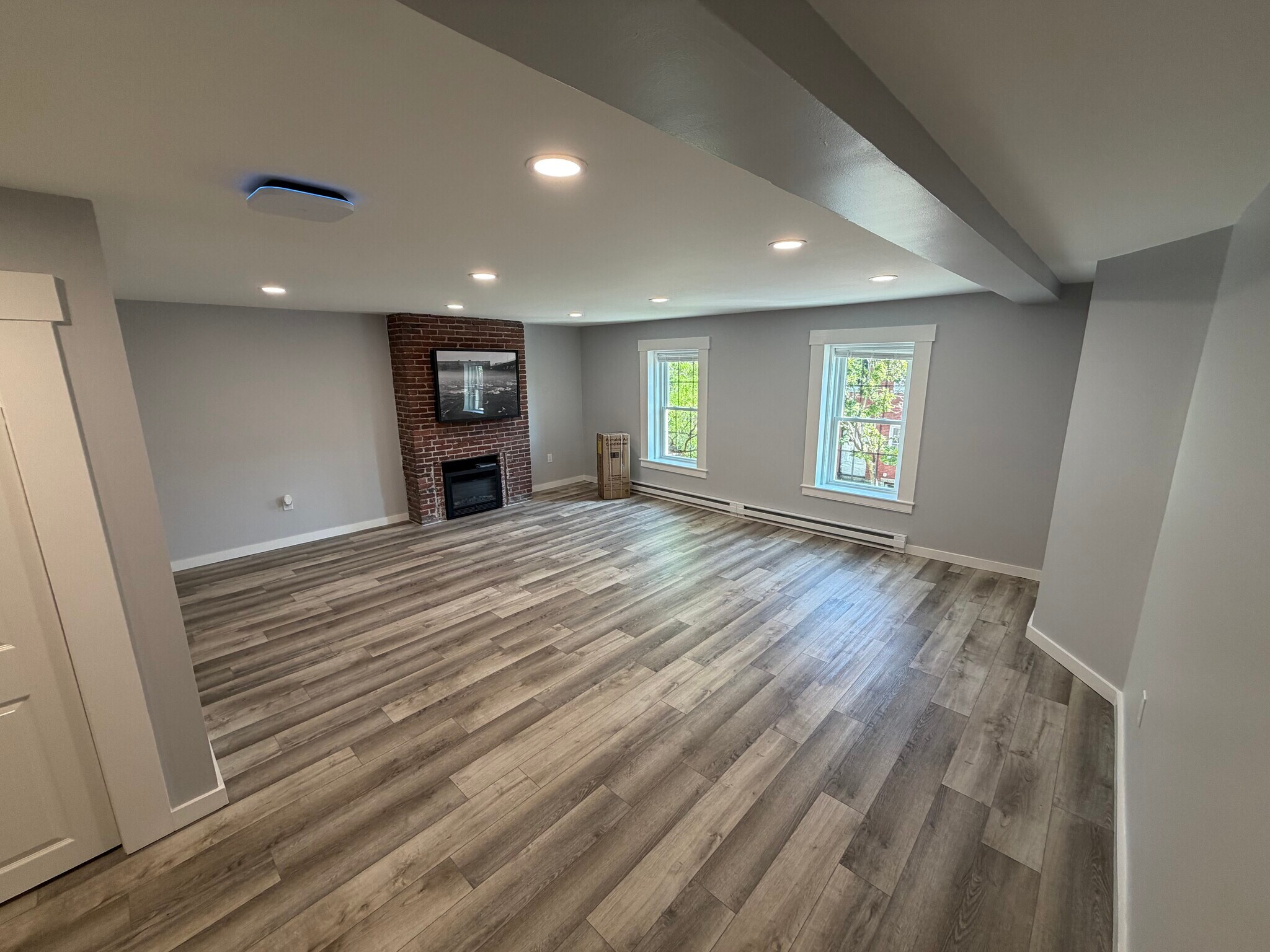 Building Photo - 135 West Merrimack St