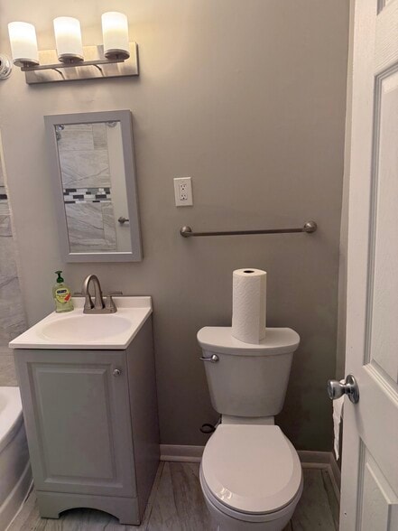 Building Photo - 19044 Schoolcraft