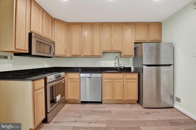 Building Photo - 3129 Homewood Pkwy