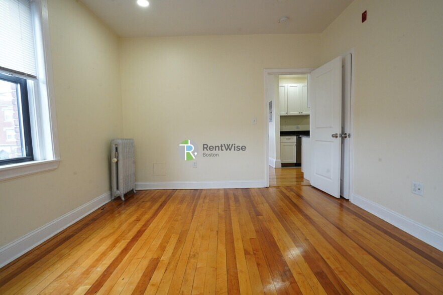 Building Photo - 1218 Commonwealth Ave