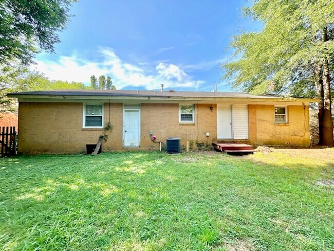 Building Photo - 3004 Belafonte Ave NW