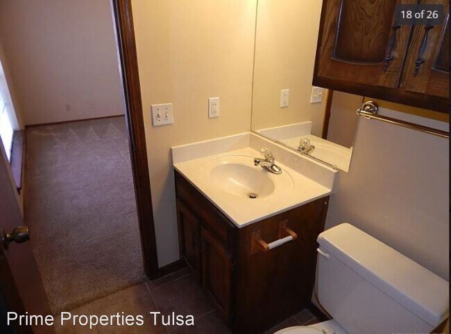 Building Photo - 3 br, 2 bath House - 301 W. Miami St.