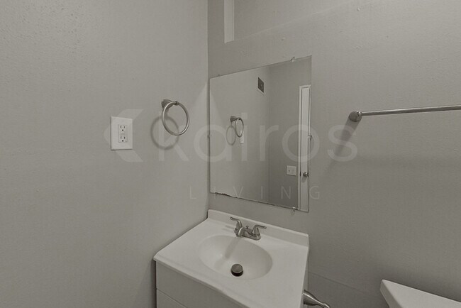 Building Photo - 2278 Gadbury Dr