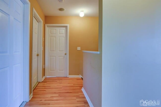 Building Photo - 334 Moonlight Dr
