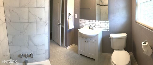 Building Photo - 3000 Trulley St