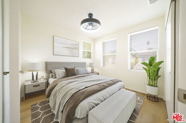 Building Photo - 121 Cancion Way