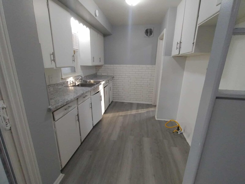 Building Photo - 5406 Laurene St