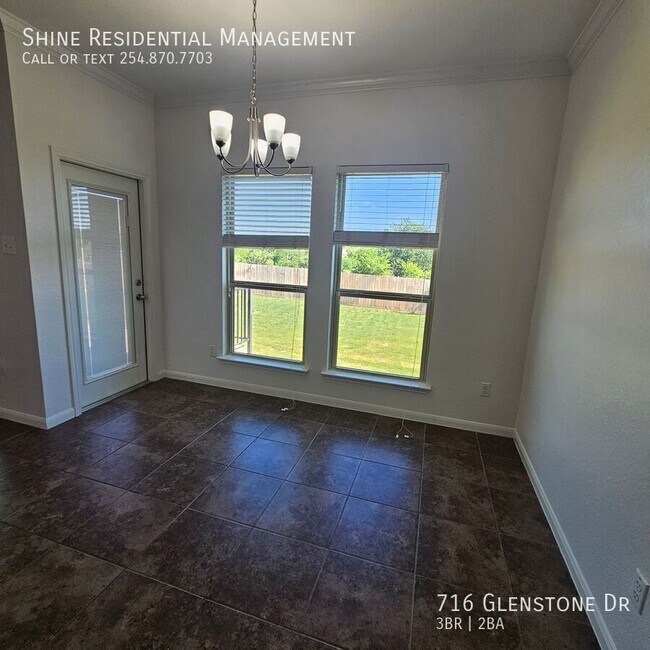 Building Photo - 716 Glenstone Dr