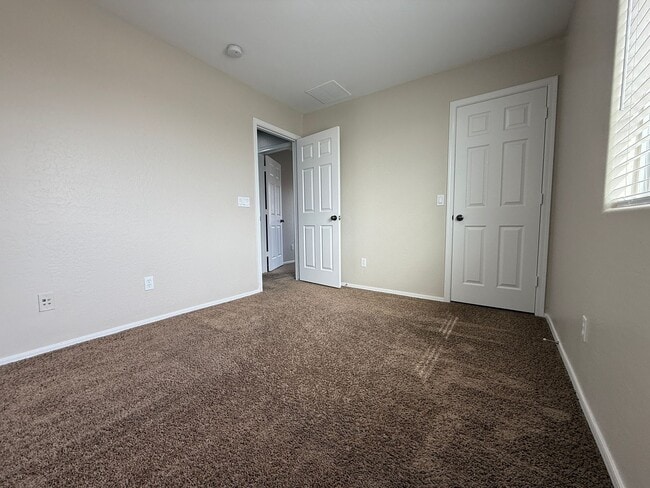 Building Photo - Buckeye, 4 bed, 2.5 bath, huge lot, across...