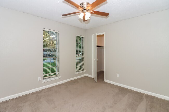 Building Photo - 16310 Forest Bend Ave