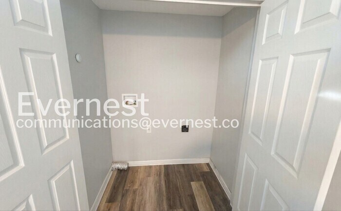 Building Photo - 1423 Marty Dr