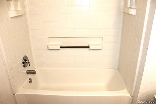 Building Photo - 4915 Waldenwood Dr