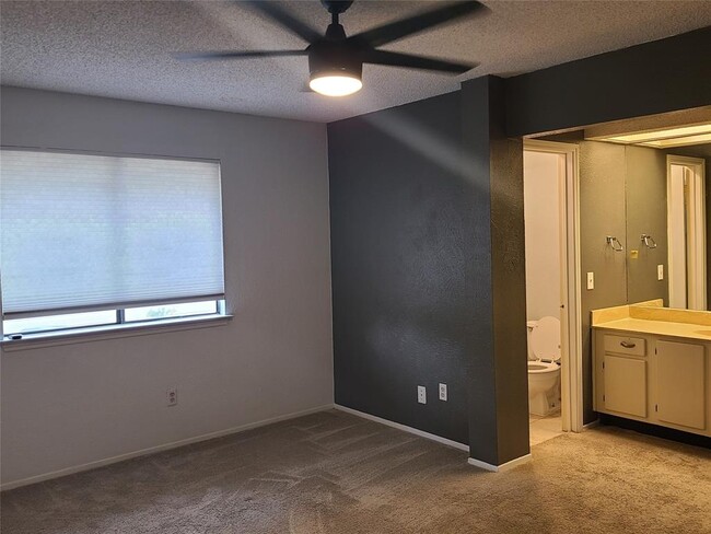 Building Photo - 2812 Goldbridge Dr